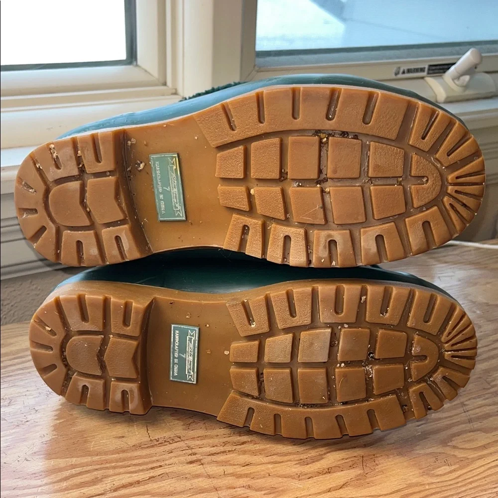 Eddie Bauer Forest Green and Tan Lined Winter‎ Duck Boots 7M